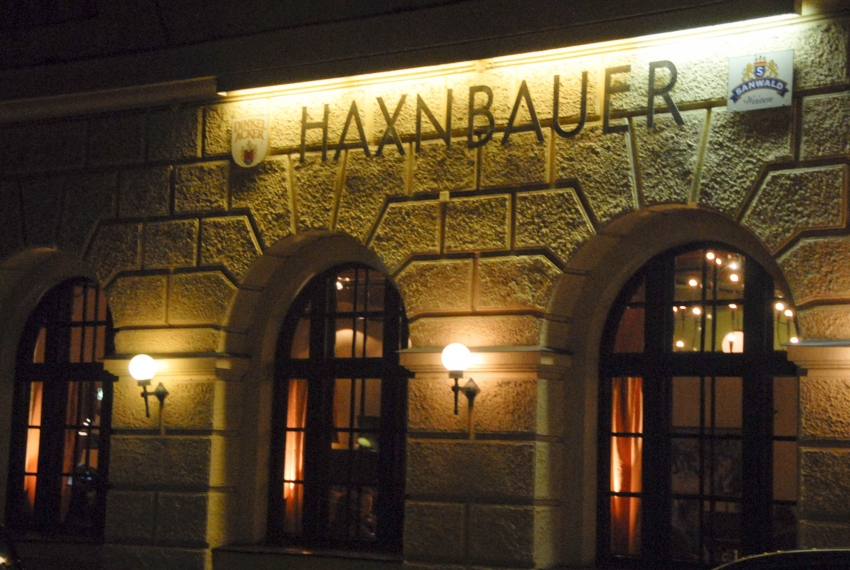 Name:  Haxnbauer im Scholastikahaus .jpg
Views: 14166
Size:  412.3 KB