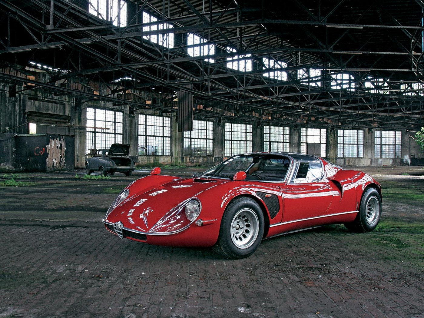 Name:  alfaromeo-33-2-stradale01.jpg
Views: 1981
Size:  489.6 KB