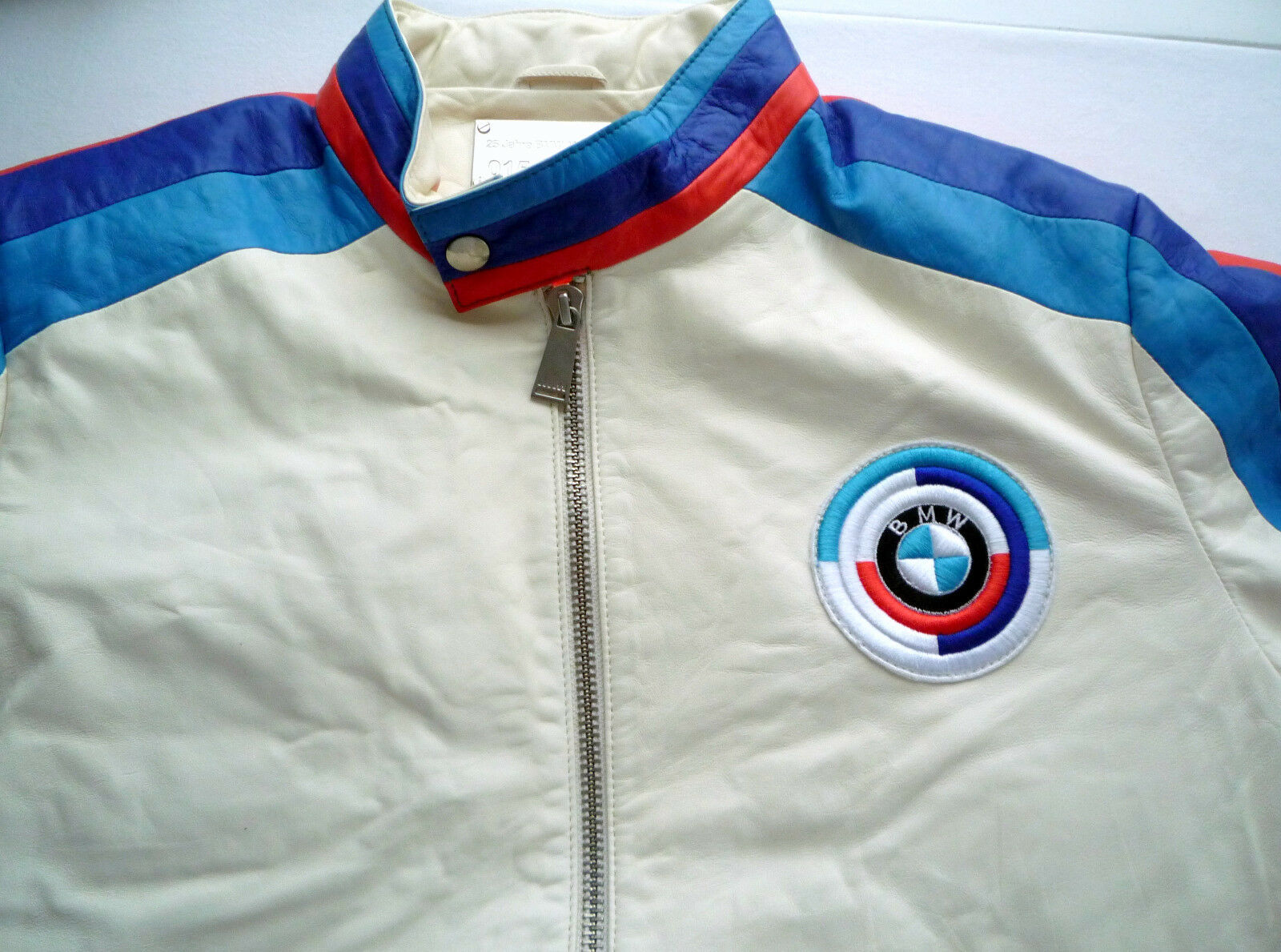 Name:  BMW_M_Jacket_04.jpg
Views: 12111
Size:  290.6 KB