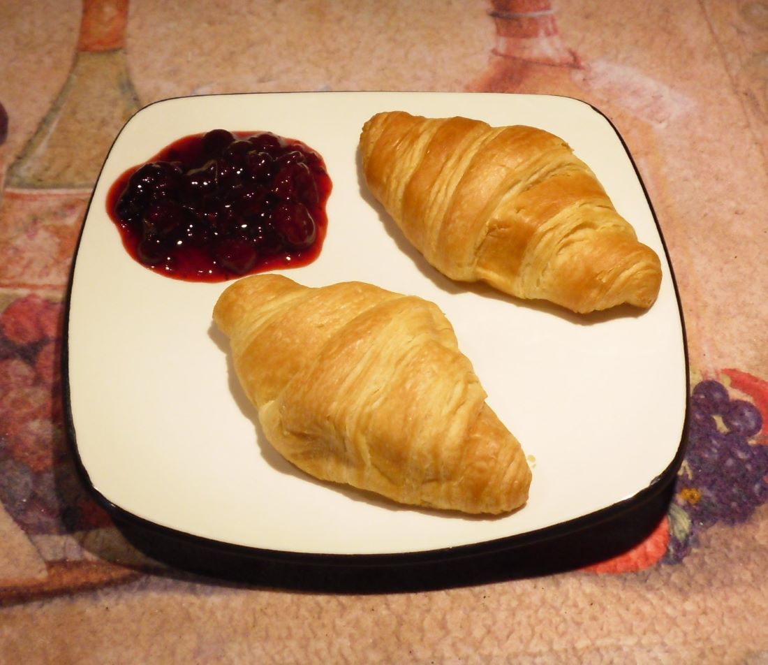 Name:  Croissants..JPG
Views: 338
Size:  116.0 KB