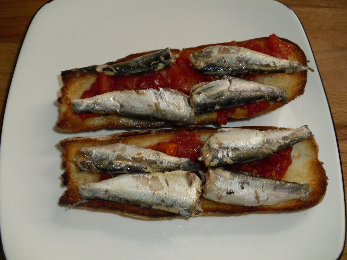 Name:  Sardines..JPG
Views: 489
Size:  128.3 KB