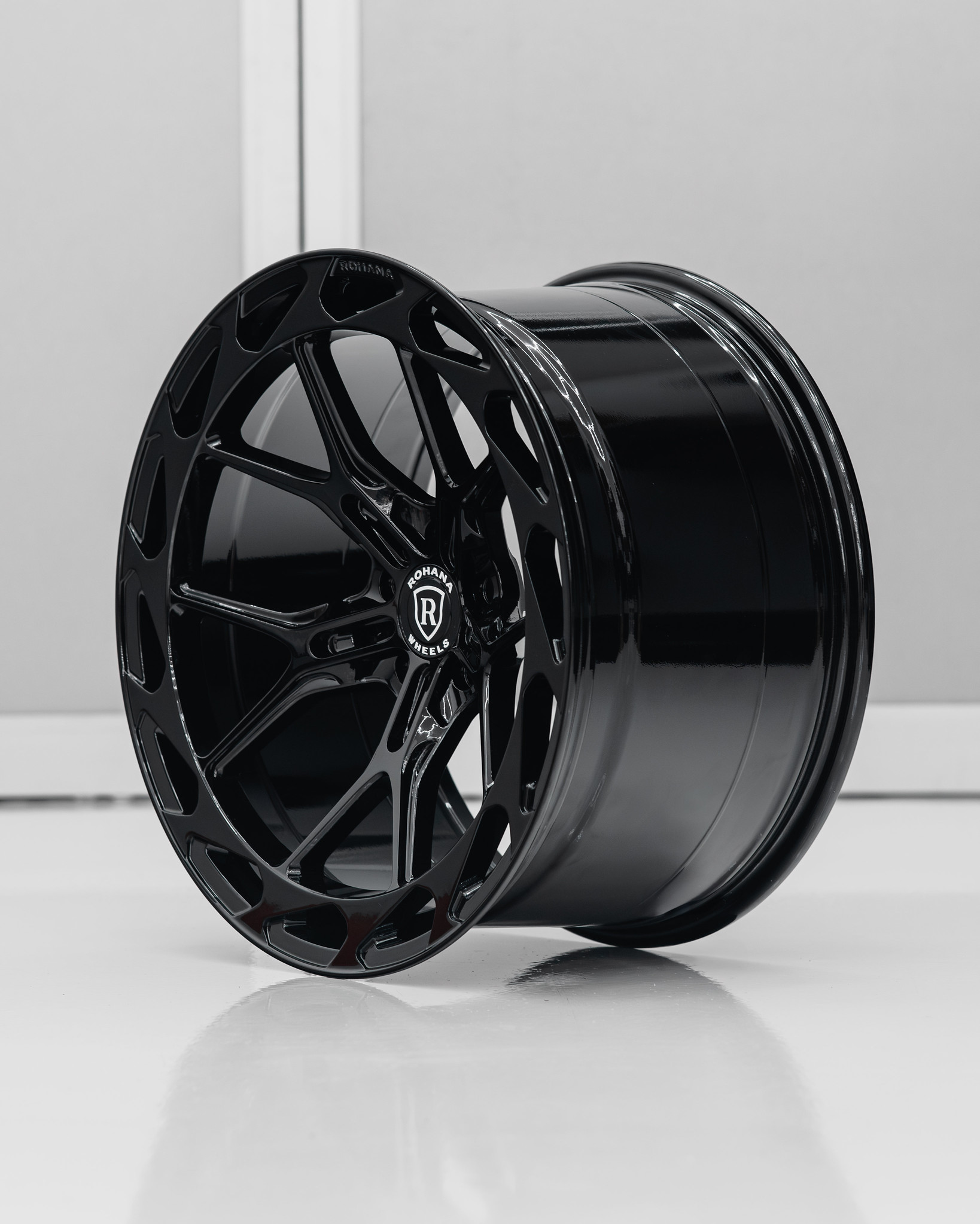 Name:  rohana-rfx19-gloss-black-wheels-3.jpg
Views: 12
Size:  346.3 KB