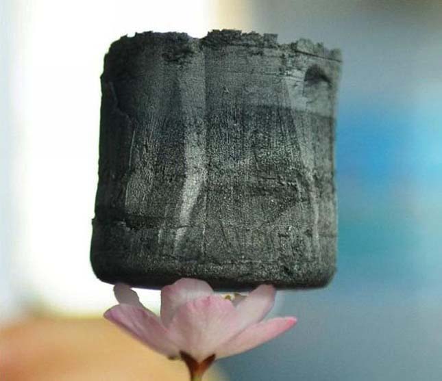 Name:  Aerogel..jpg
Views: 58
Size:  49.3 KB