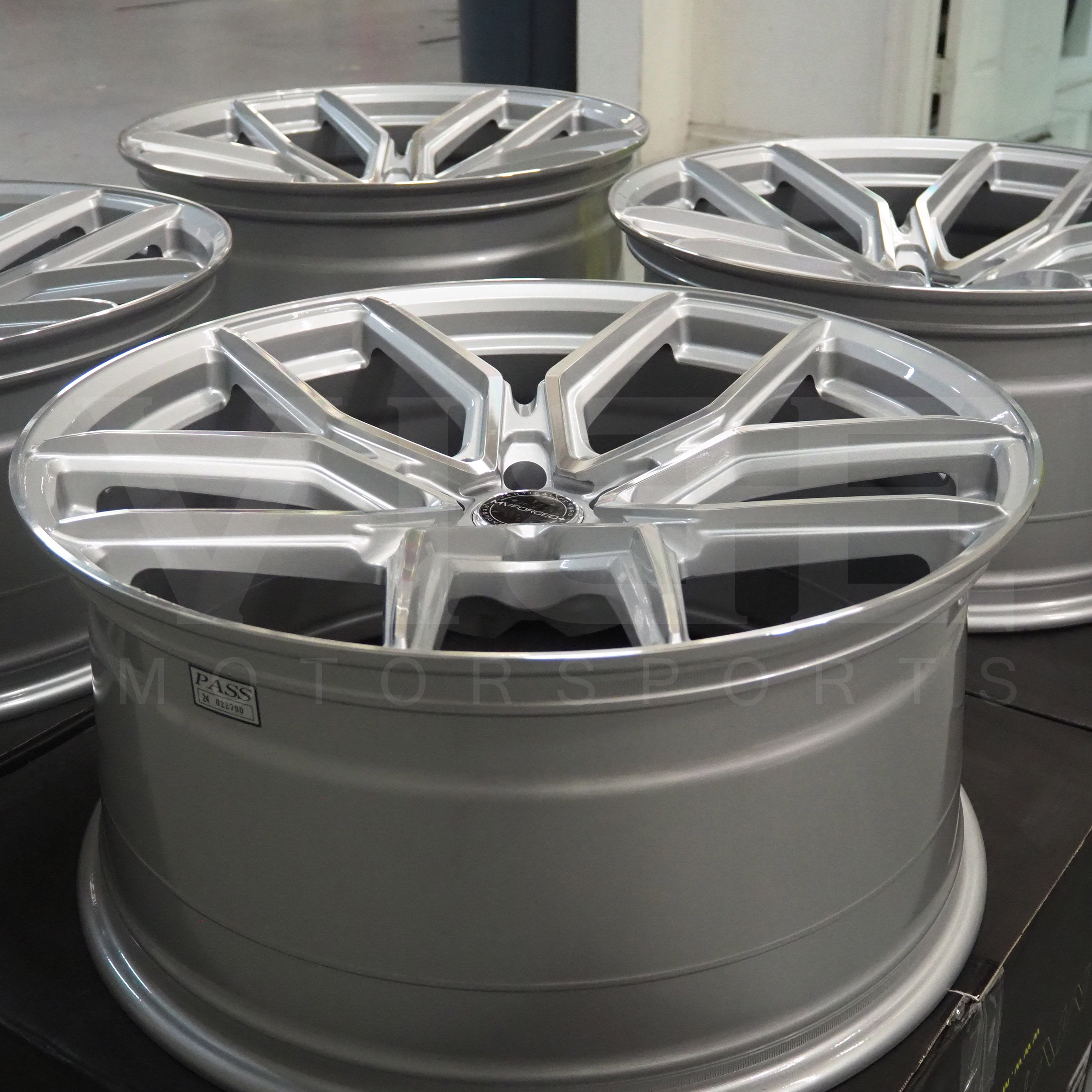 Name:  mv-forged-mvf5-diamond-silver-wheels-12.jpg
Views: 45
Size:  982.2 KB