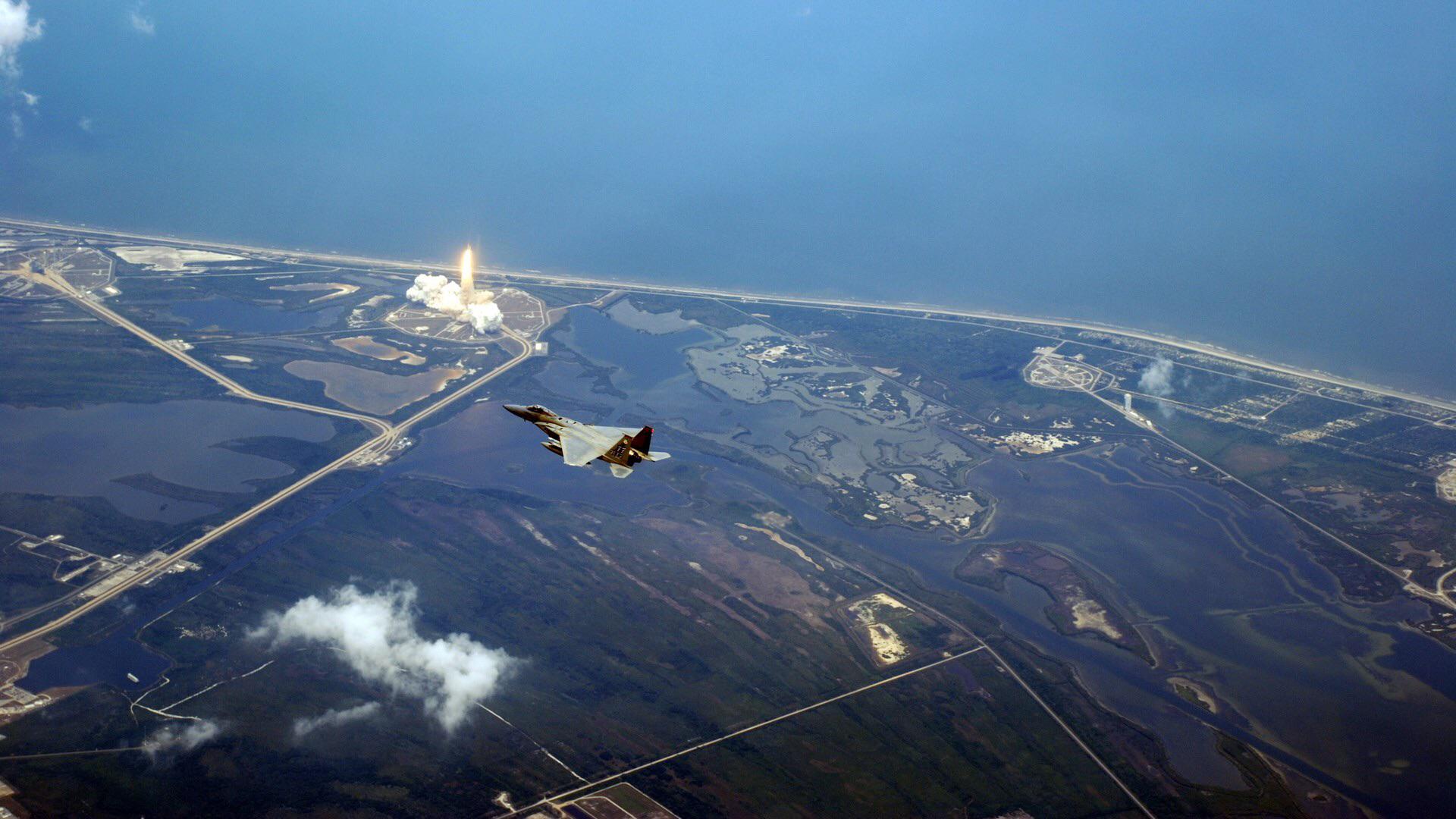 Name:  F15_SpaceShuttle_02.jpg
Views: 161
Size:  198.5 KB