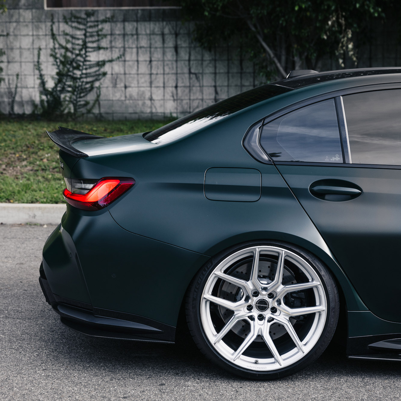 Name:  bmw-g80-m3-frozen-british-racing-green-mv-forged-mvf5-diamond-silver-wheels-4.jpg
Views: 22
Size:  387.2 KB